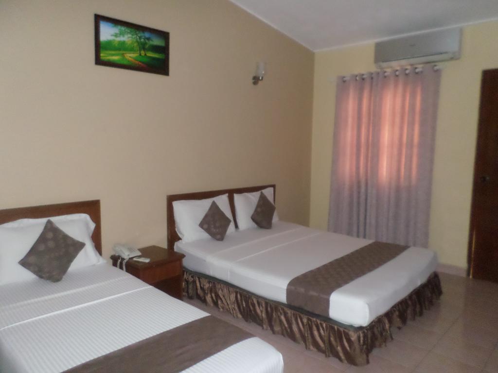 Skai Lodge Male Room photo